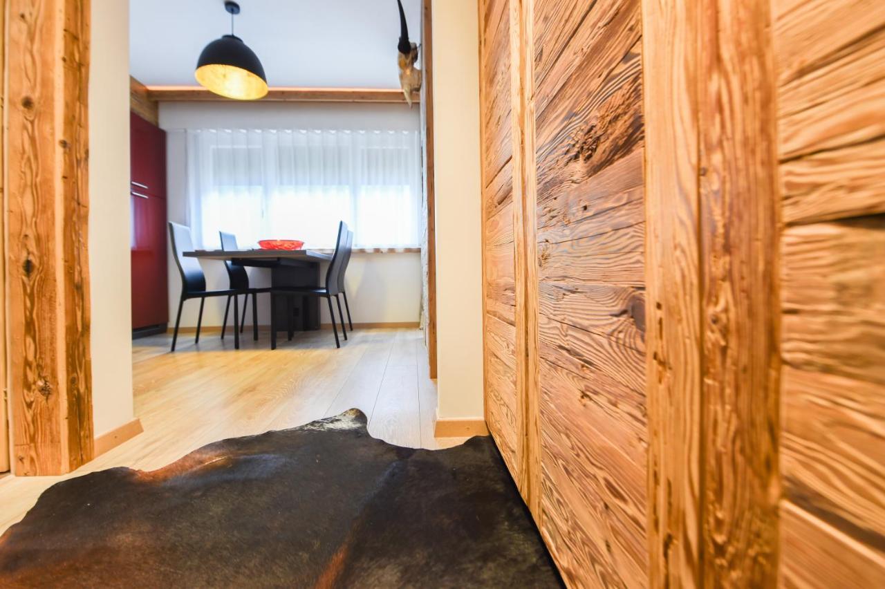 Apartment 32 ครองส์มอนตานา ภายนอก รูปภาพ