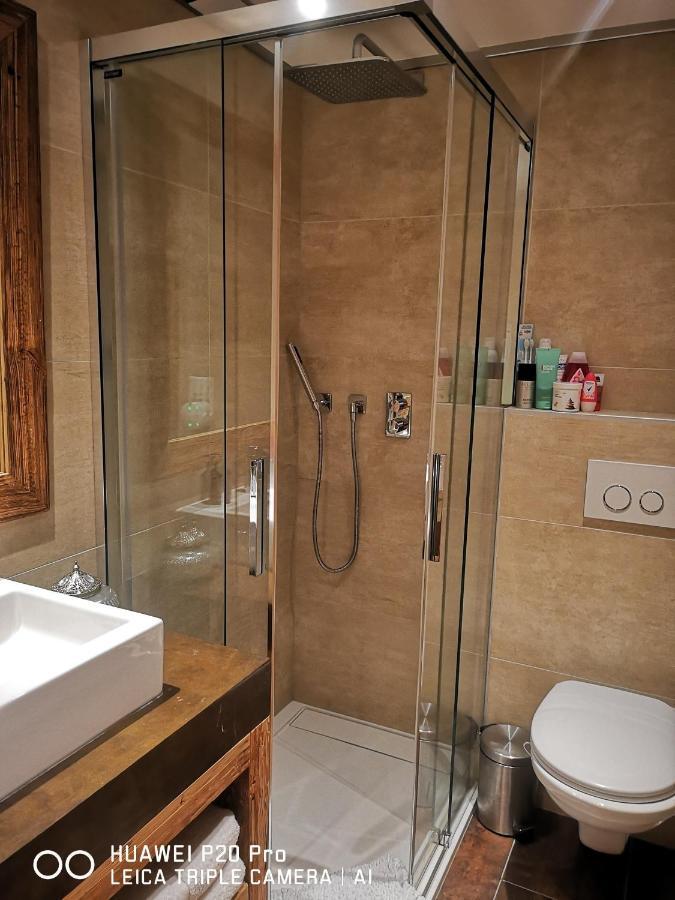 Apartment 32 ครองส์มอนตานา ภายนอก รูปภาพ